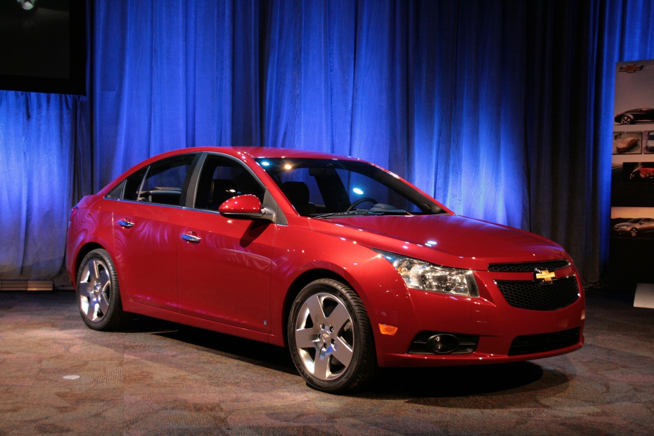 First official images of new 2011 Chevrolet Cruze It’s